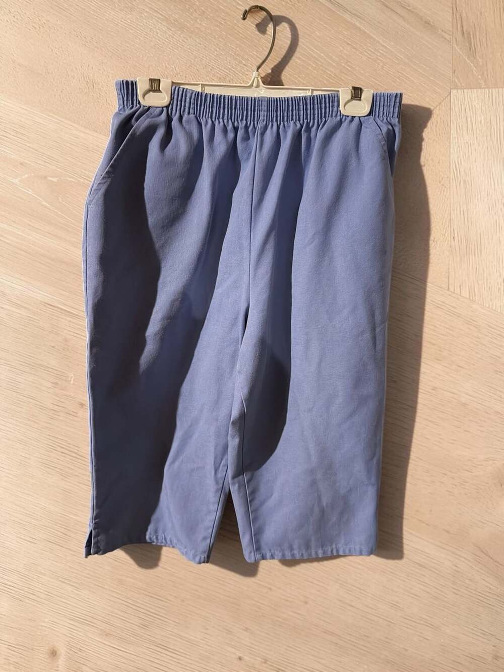 BonWorth Pull-On Capri Pants Size M Periwinkle Blue Elastic Waist